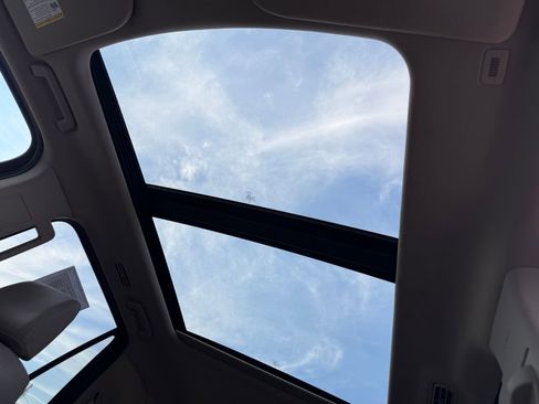 Used 2024 Ford Expedition Limited image 36