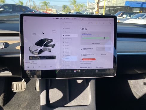 Used 2021 Tesla Model 3 Standard Range Plus RWD image 12