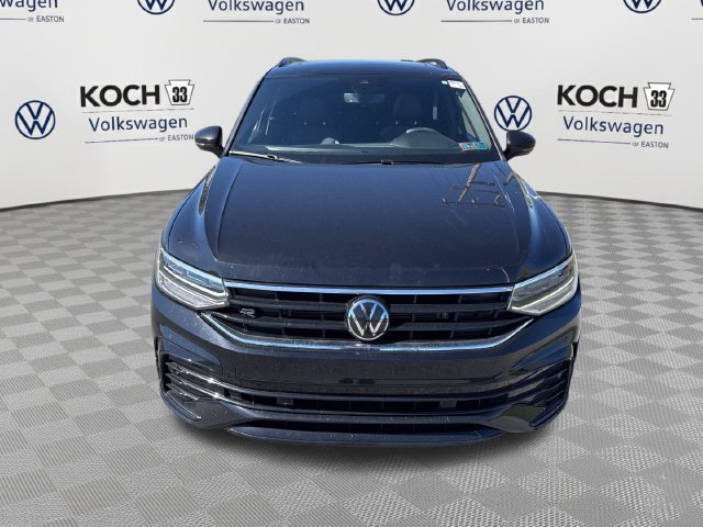 Used 2024 Volkswagen Tiguan SE R-Line AWD/4WD image 2