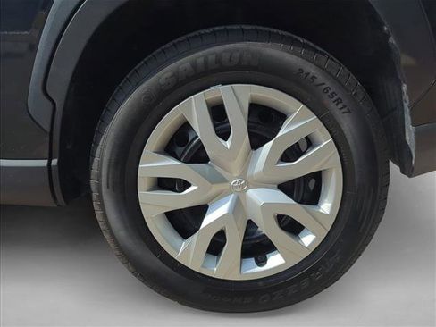 Used 2024 Toyota Corolla Cross L FWD image 9