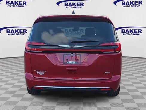 New 2026 Chrysler Pacifica Select image 4