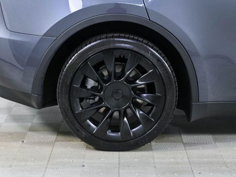 Used 2023 Tesla Model Y Long Range AWD/4WD image 36