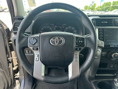 Used 2022 Toyota 4Runner SR5 Premium w/ Moonroof Package AWD/4WD image 20
