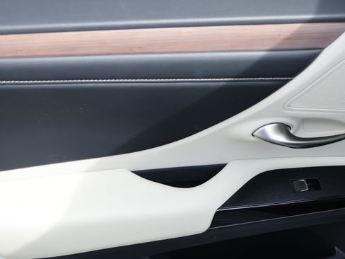 Used 2023 Lexus ES 350 w/ Premium Package image 34