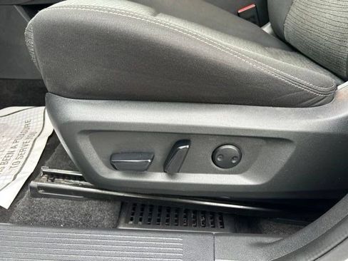 Used 2023 Nissan Rogue SV AWD/4WD image 14