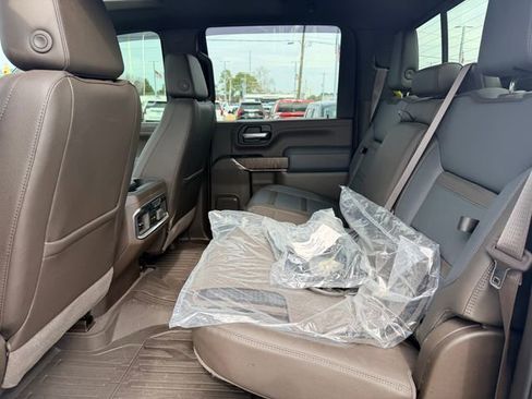 Used 2023 GMC Sierra 3500 Denali w/ Denali Ultimate Package image 15