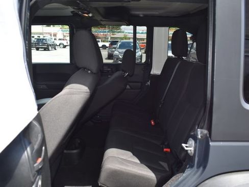 Used 2017 Jeep Wrangler Unlimited Sport w/ Quick Order Package 24S AWD/4WD image 25