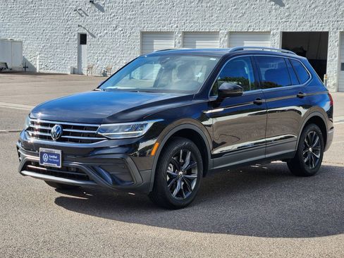 Certified 2024 Volkswagen Tiguan SE image 6