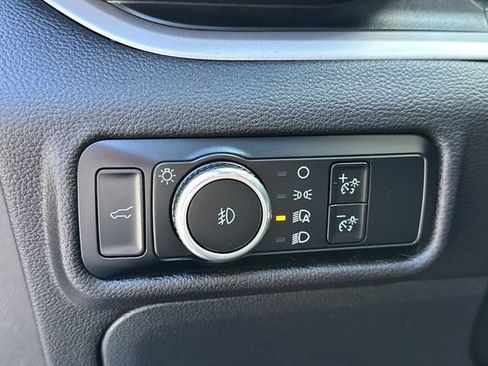 Used 2024 Ford Explorer XLT w/ Equipment Group 202A AWD/4WD image 29