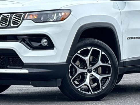 Used 2025 Jeep Compass Limited AWD/4WD image 2