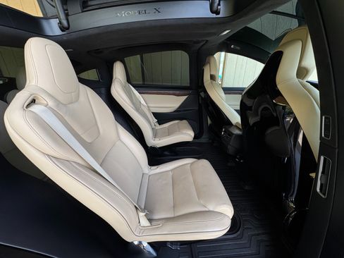 Used 2016 Tesla Model X Performance image 34