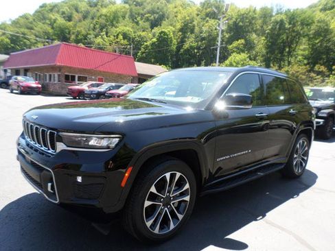 Used 2023 Jeep Grand Cherokee Overland AWD/4WD image 3