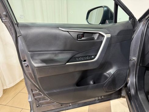 Certified 2025 Toyota RAV4 LE AWD/4WD image 16