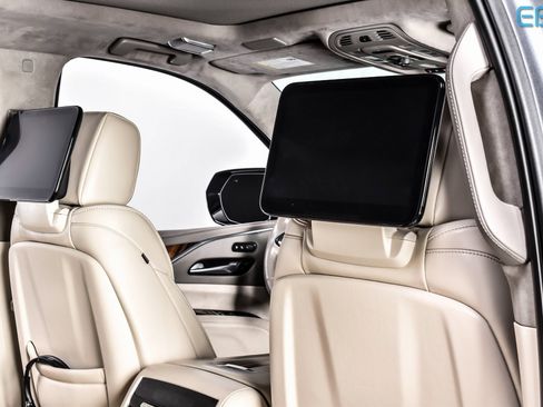 Used 2021 Cadillac Escalade ESV Premium Luxury Platinum image 25