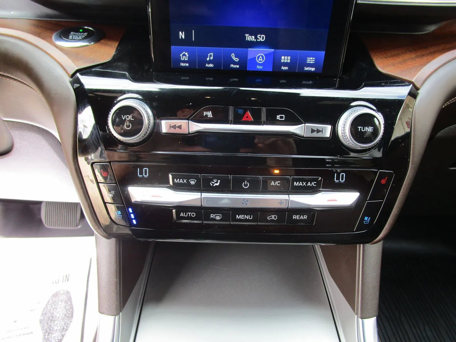 Used 2021 Ford Explorer King Ranch w/ Premium Technology Package AWD/4WD image 15