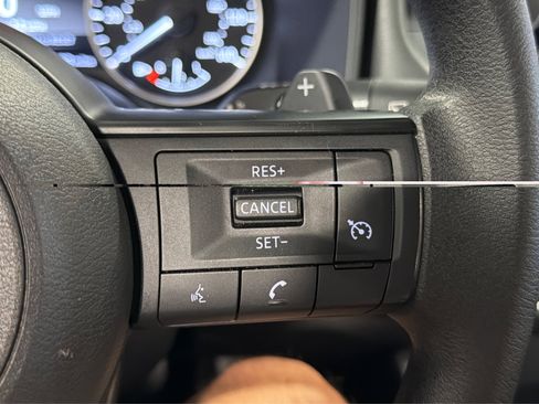 Used 2022 Nissan Rogue S AWD/4WD image 23
