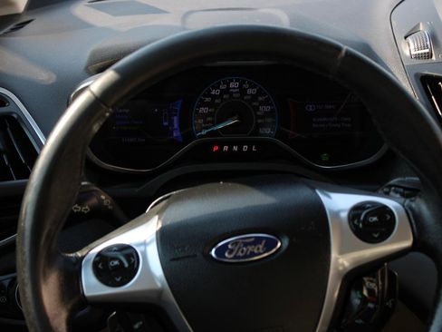 Used 2013 Ford C-MAX SE FWD image 9