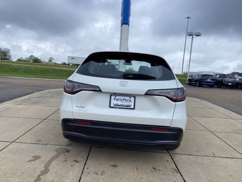 Used 2024 Honda HR-V LX image 10
