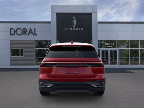 New 2026 Lincoln Nautilus Premier image 5