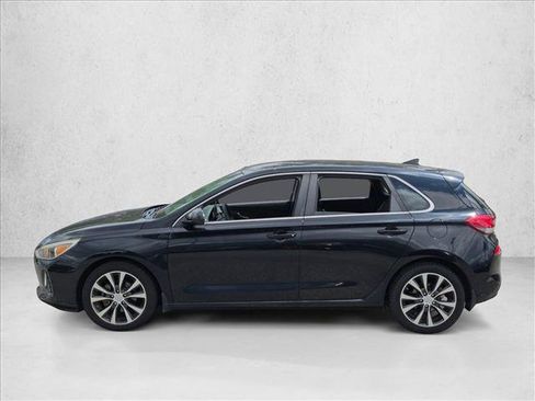 Used 2018 Hyundai Elantra GT FWD image 8