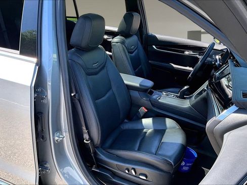 Certified 2025 Cadillac XT6 Premium Luxury AWD/4WD image 7