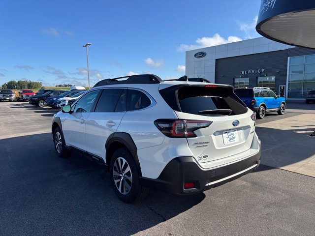 Used 2025 Subaru Outback Premium AWD/4WD image 3
