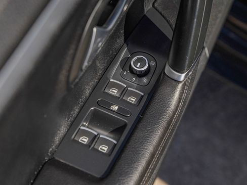 Used 2012 Volkswagen CC Lux Limited image 32