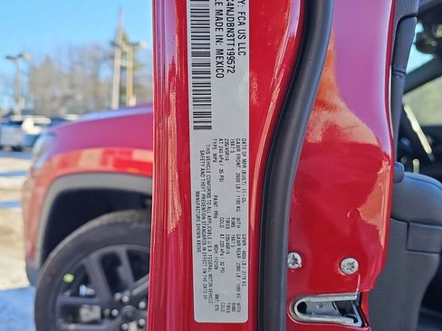 New 2026 Jeep Compass Latitude w/ Sun and Sound Group image 34