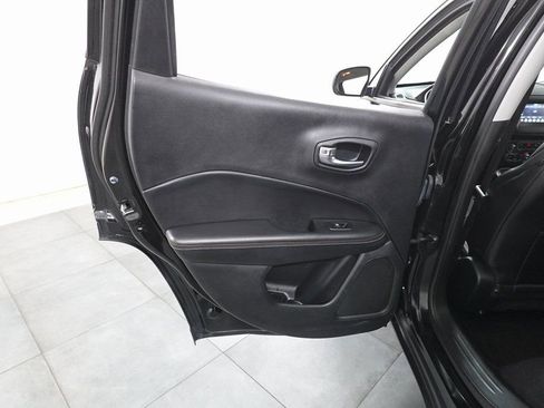 Used 2019 Jeep Compass Latitude image 22