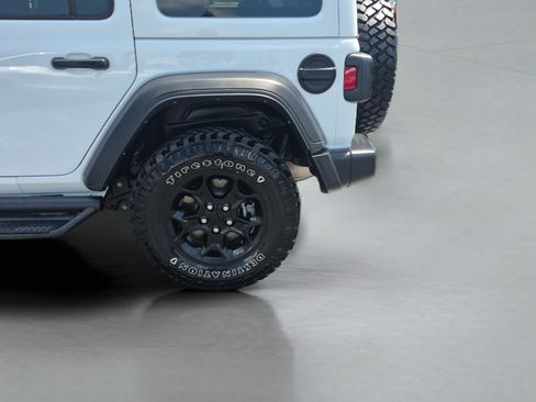 Used 2023 Jeep Wrangler Unlimited w/ Cold Weather Group AWD/4WD image 31