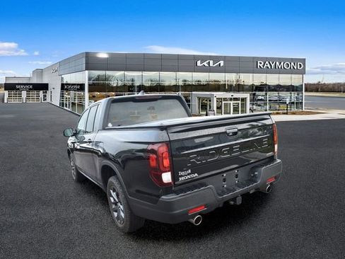 Used 2024 Honda Ridgeline Sport image 5