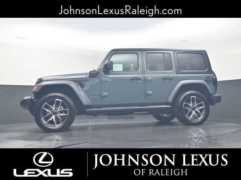 Used 2024 Jeep Wrangler Unlimited w/ Convenience Group image 21