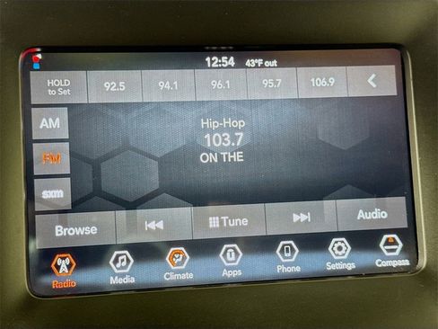 Used 2019 Jeep Cherokee Latitude Plus image 11