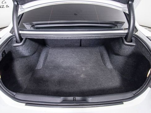 Used 2019 Dodge Charger Scat Pack w/ Daytona Edition Group RWD image 9