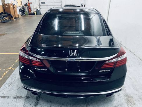 Used 2017 Honda Accord Sport image 7