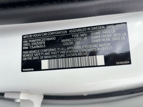 Certified 2025 Volvo XC60 B5 Plus image 20