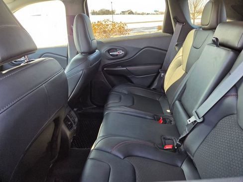 Used 2022 Jeep Cherokee Trailhawk image 44