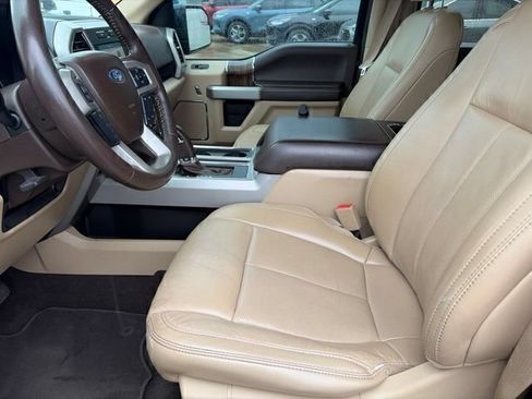 Used 2019 Ford F150 Lariat w/ Trailer Tow Package RWD image 9