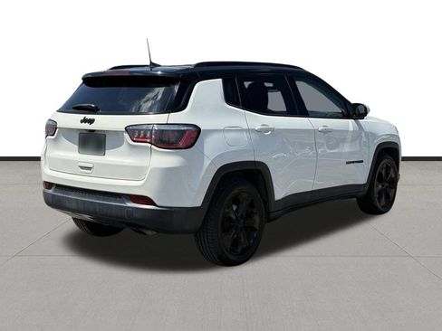 Used 2019 Jeep Compass Latitude FWD image 5