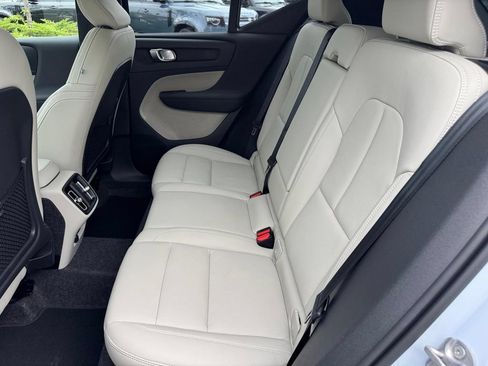 Certified 2026 Volvo XC40 B5 Plus AWD/4WD image 9