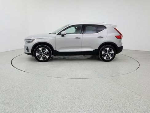 Certified 2025 Volvo XC40 B5 Plus image 8