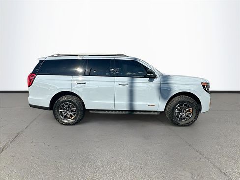 Used 2025 Ford Expedition Tremor image 8