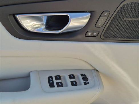 Used 2026 Volvo XC60 B5 Ultra w/ Climate Package PRO AWD/4WD image 11