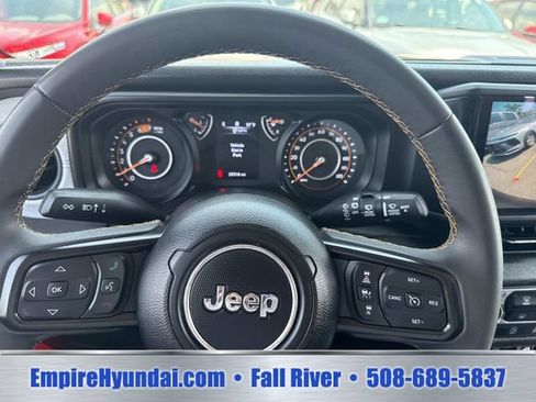 Used 2024 Jeep Wrangler Unlimited Sport AWD/4WD image 25