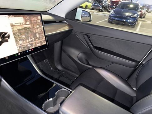 Used 2020 Tesla Model Y Long Range image 22