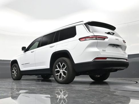Used 2023 Jeep Grand Cherokee L Limited AWD/4WD image 22