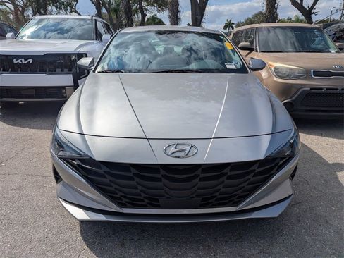 Certified 2023 Hyundai Elantra SEL w/ Convenience Package image 2