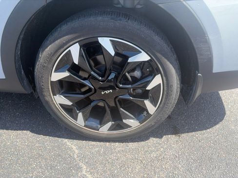 Used 2024 Kia Sorento EX w/ Panoramic Sunroof Package FWD image 11
