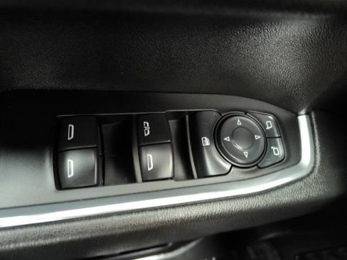 Used 2024 GMC Sierra 1500 SLE image 34