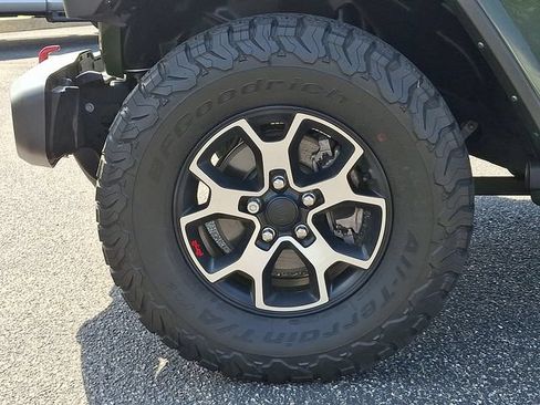 Certified 2021 Jeep Wrangler Unlimited Rubicon w/ LED Lighting Group AWD/4WD image 32